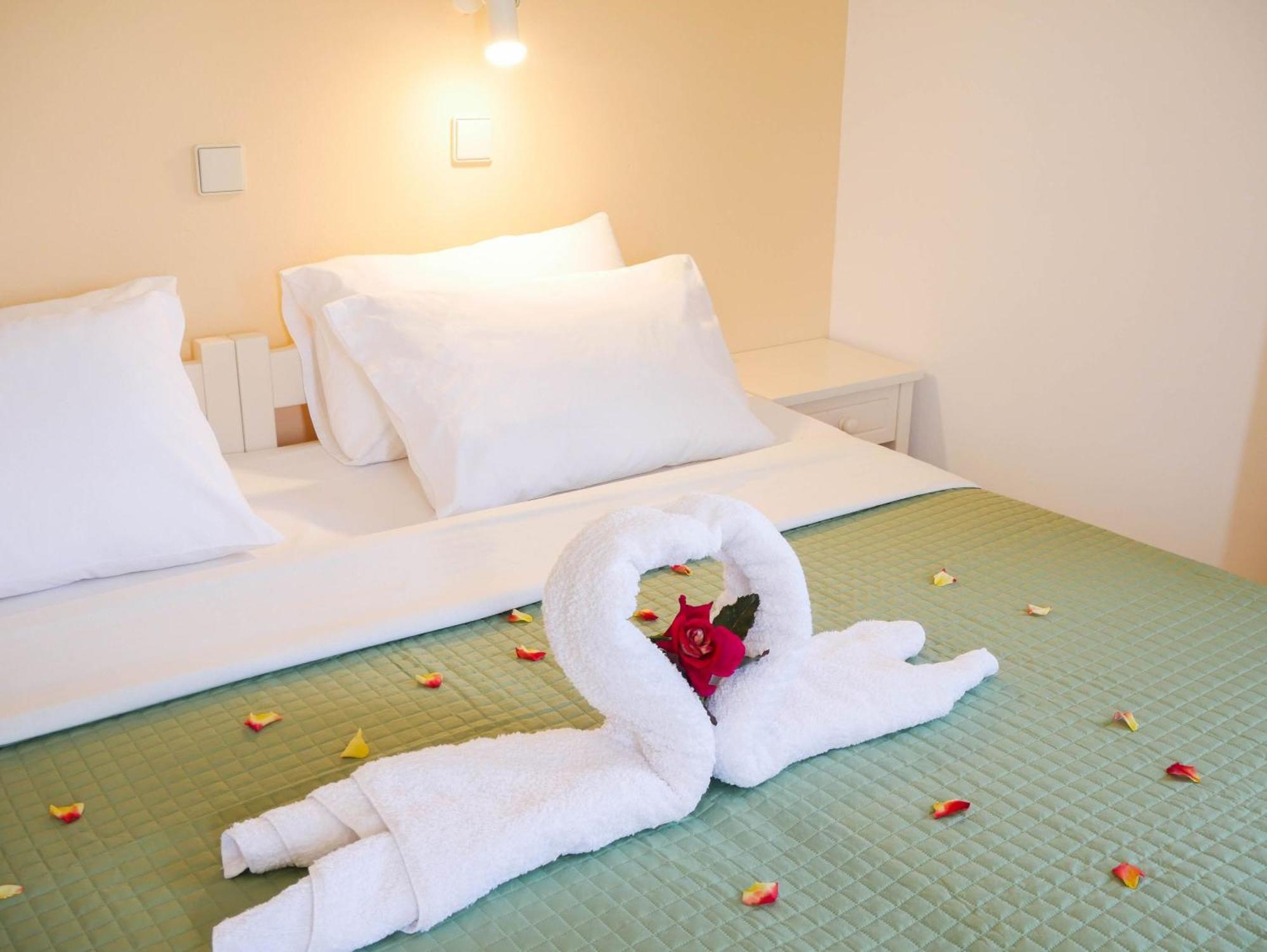 Litinas Apartments With Pool Aγία Μαρίνα Εξωτερικό φωτογραφία