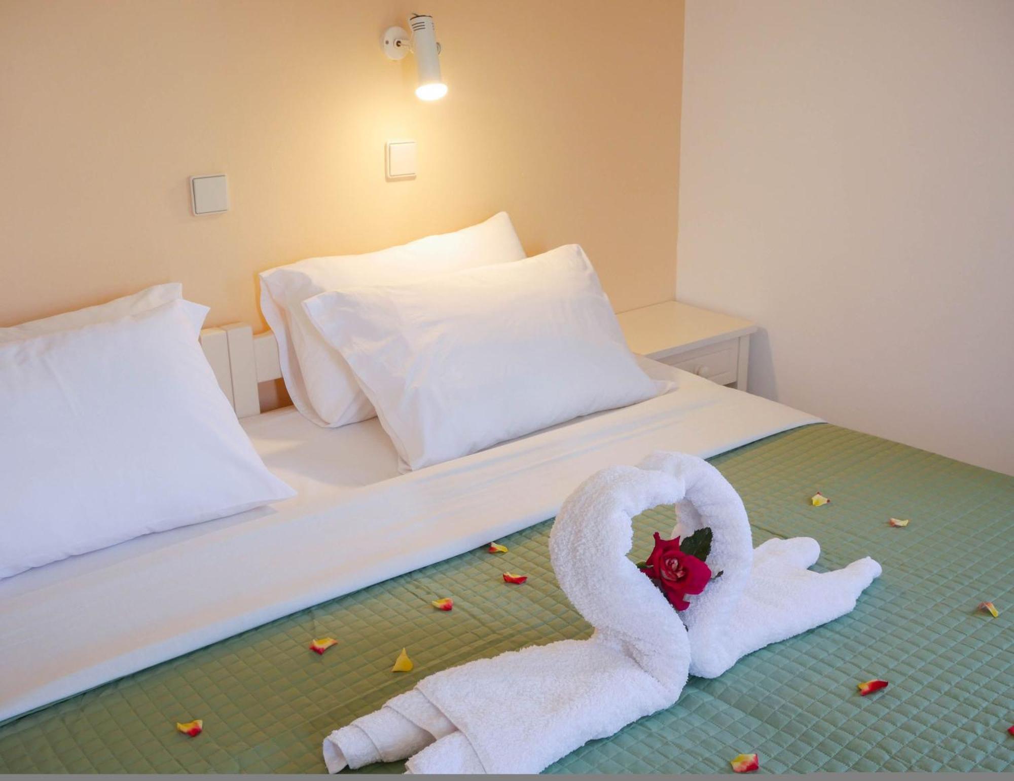 Litinas Apartments With Pool Aγία Μαρίνα Εξωτερικό φωτογραφία