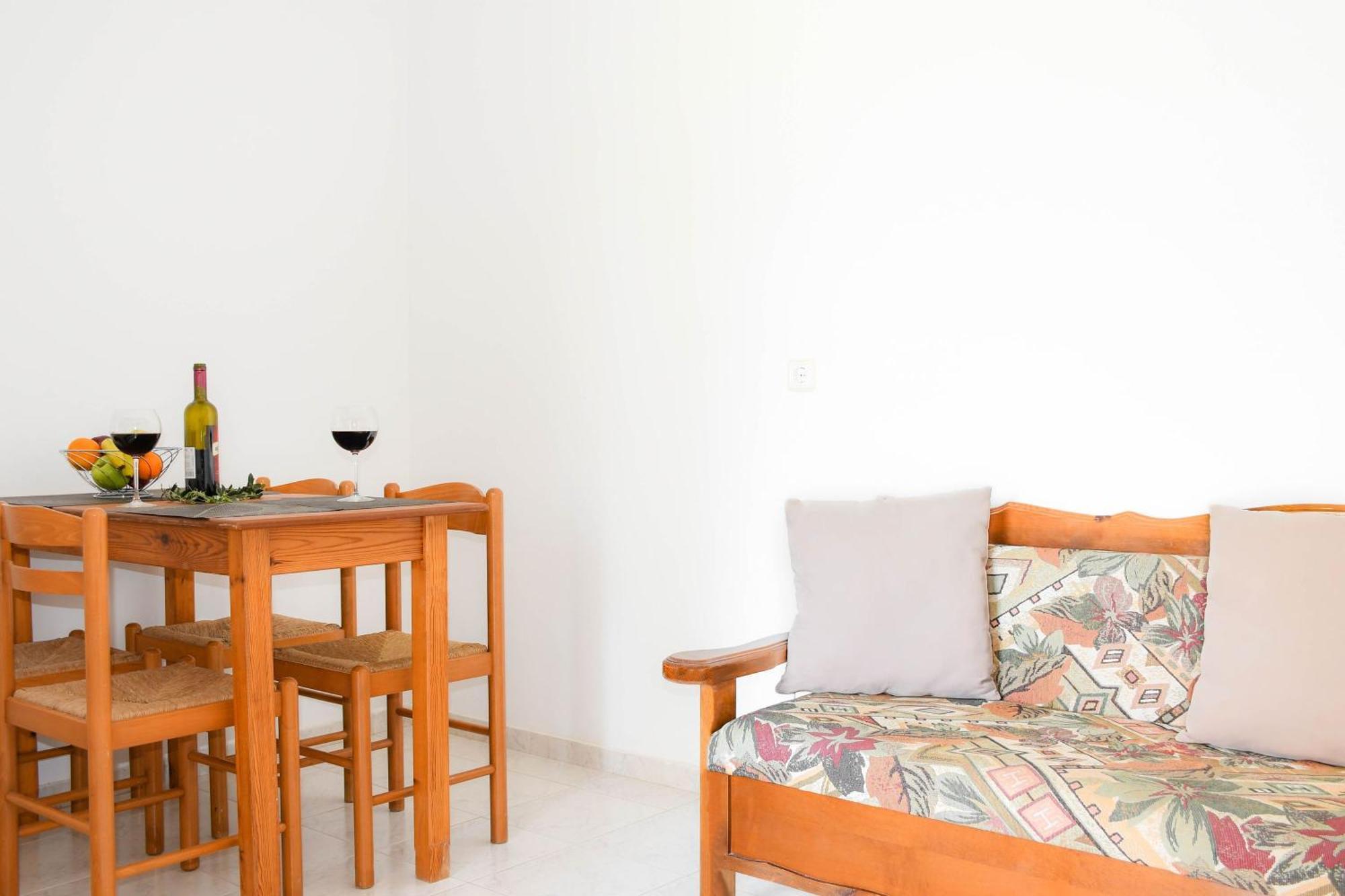 Litinas Apartments With Pool Aγία Μαρίνα Εξωτερικό φωτογραφία