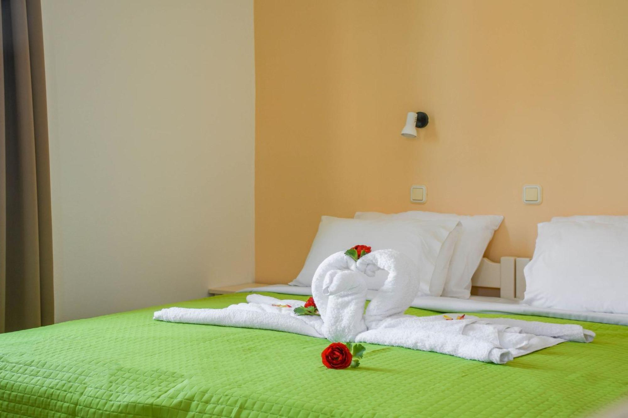 Litinas Apartments With Pool Aγία Μαρίνα Εξωτερικό φωτογραφία